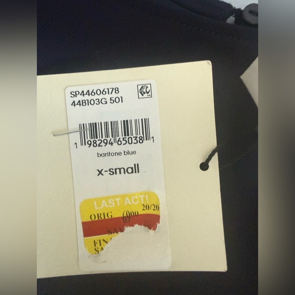 Calvin Klein Women's Sleeveless Crewneck Blouse - Picture 9 of 9